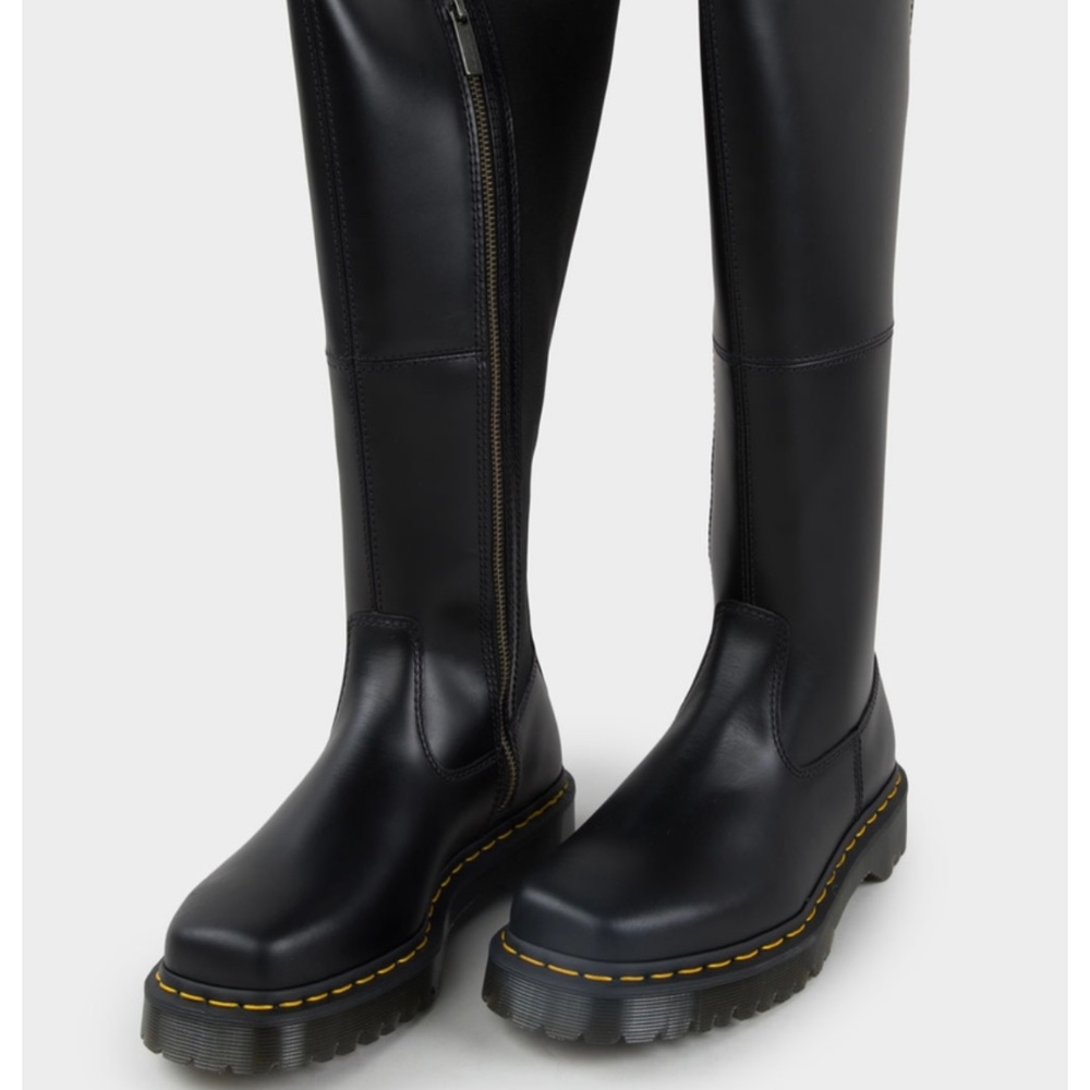 Dr. Marten air walk ‘Amaayah Hi’ black boots